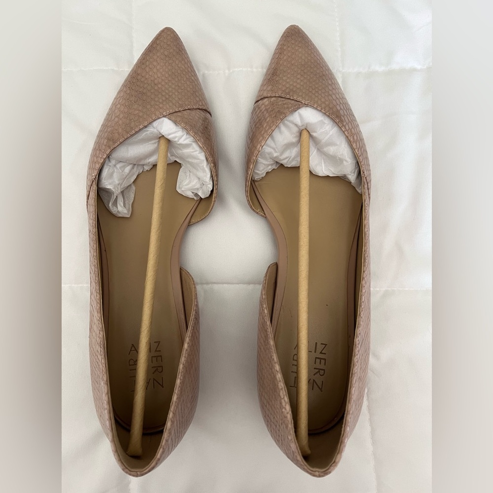 Naturalizer Women's Tan Pointed Flats 13M